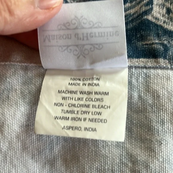 Toile Maison d’ Hermine drapes pair with pillow covers - Picture 6 of 7